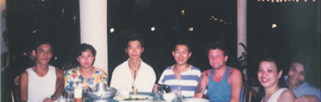 1994年加入星晨旅遊為東南亞、韓日台及中國大陸外遊領隊工作