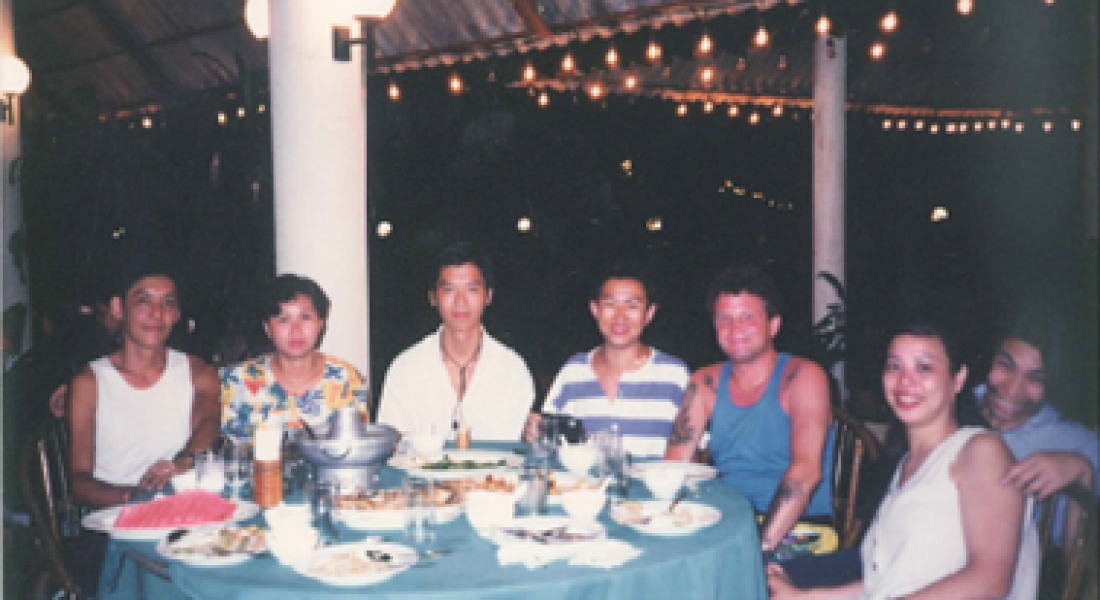 1994年加入星晨旅遊為東南亞、韓日台及中國大陸外遊領隊工作