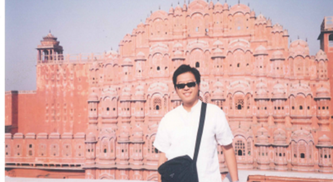 2000年蘋果旅遊及新華旅遊之外遊領隊工作。